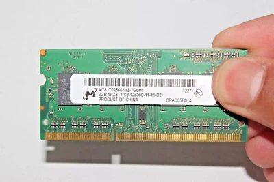 MT8JTF25664HZ-1G6M1 2GB 1RX8 PC3-12800S-11-11-B2 RAM - Image 1 of 2