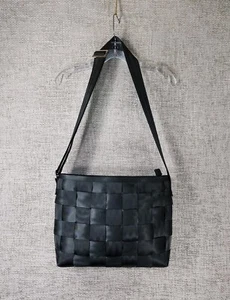 Harvey's The Original Seatbelt Bag Crossbody Messenger Laptop Tote Black 15x11x4 - Picture 1 of 20