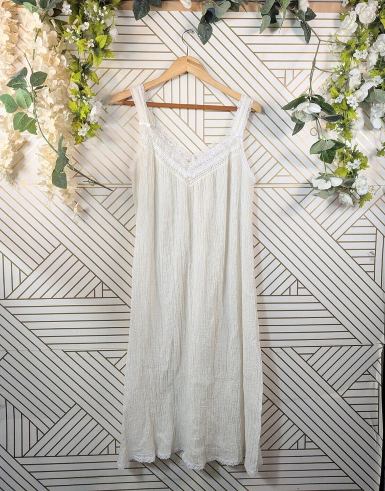 VINTAGE OSCAR De LAa RENTA cream Sleeveless Semi-Sheer Lace-Trim Maxi Dress Sz M - Image 1 of 4