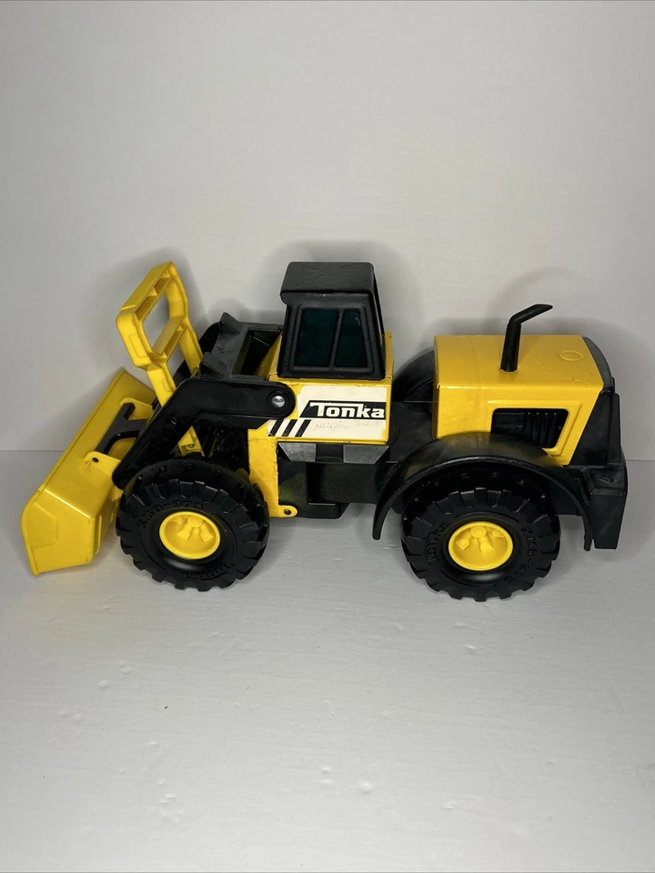 Tonka - Steel Classics - Front End Loader Metal And Plastic 2020 Version Toy - Image 1 of 4