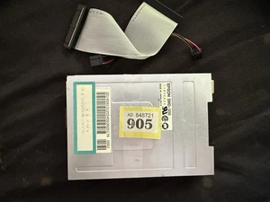 Funktionierendes Amiga 500 a500+ Plus Diskettenlaufwerk Epsom Smd 300 mit Kabeln 905 - Bild 1 von 4