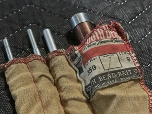 Vintage South Bend 359 9’ Fly Fishing Bamboo Rod w/ Extra Tip Rod Sock - Picture 1 of 16