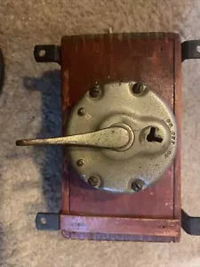 Vintage Truck Boat Or Car Automobile Ignition and Coil Dovetailed Box - Foto 1 di 12