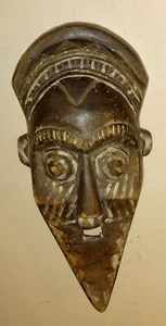 Lwalwa Tribe, Congo Vintage Small Polychrome Decorative Mask w/Bulging Eyes - Picture 1 of 7
