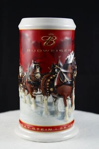 Tazza birra Budweiser 2004 25° anniversario Holiday Stein CS608 Clydesdales alta 7" - Foto 1 di 9