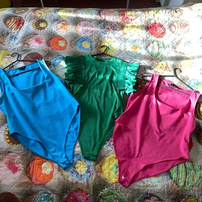 Set of 3x New Look Bodysuits - Blue/Pink/Green. Size 18 Pre Loved. (Red Nutmeg) - Image 1 of 4