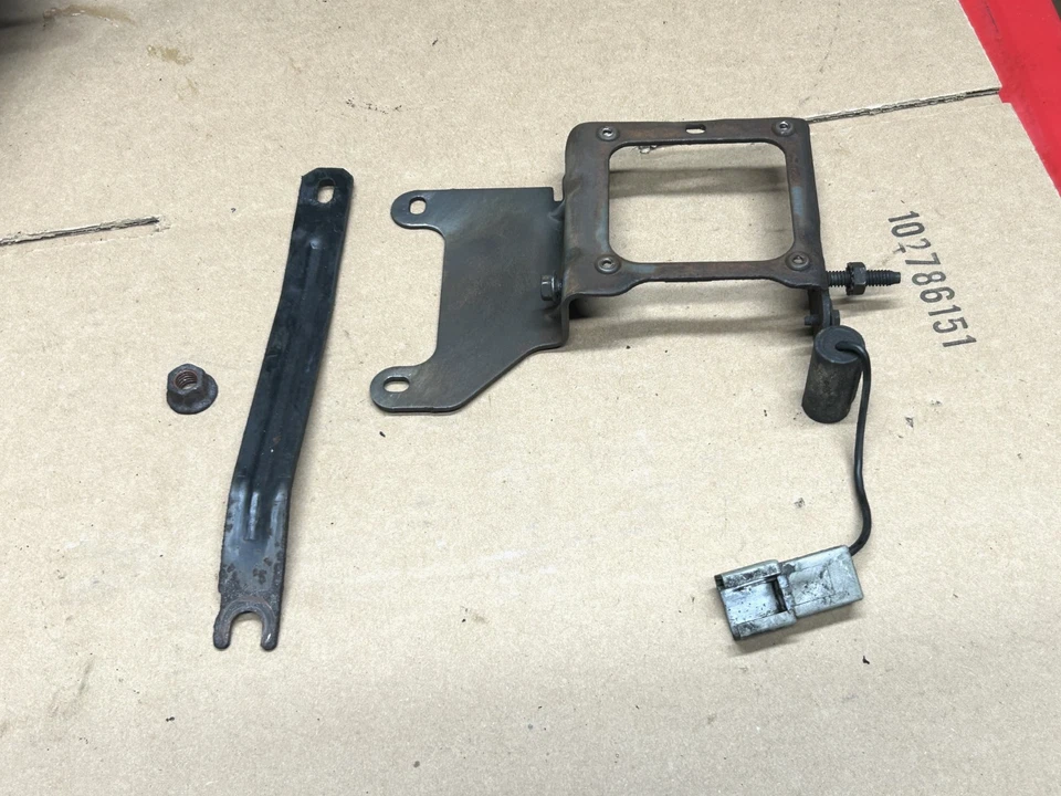 87-96 Ford F-150 Bronco - 5,0 л efi 5,8 л двигатель катушка крепление кронштейн egr пылесос все - Изображение 1 из 4