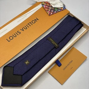 Louis Vuitton LV Logo Silk Tie - Iconic Monogram Pattern - Picture 1 of 4