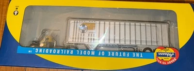 HO 比例 Athearn #28016 MACK B 拖拉机拖车带圣达菲标志 — 第 1/3 张图片