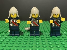 LEGO Castle cas479 Minifigure Lot of 3 Red Sash Light Bluish Gray 9349-1