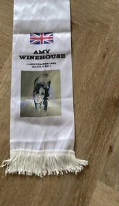 Amy Winehouse Scarf - Foto 1 di 3