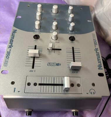 NUMARK DM-950 USB DJ микшер - адаптер переменного тока в комплекте - Изображение 1 из 4