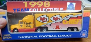 1998 WHITE ROSE COLLECTIBLES KANSAS CITY CHIEFS TRACTOR TRAILER DIE CAST 1/80 - Picture 1 of 1