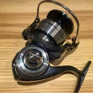 Carrete giratorio Daiwa 21 Certate SW 14000-XH caza mayor pesca usado - Imagen 1 de 8