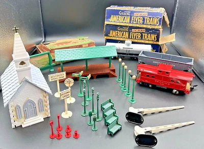American Flyer Accessory Lot Plasticville Church, Station, Signs, Cars, Boxes - Image 1 of 4