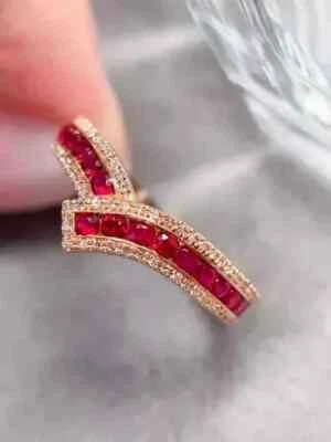 Anillo de boda redondo de rubí rojo creado en laboratorio de 2,90 quilates enchapado en oro rosa de 14 k para mujer Foto 1 de 4