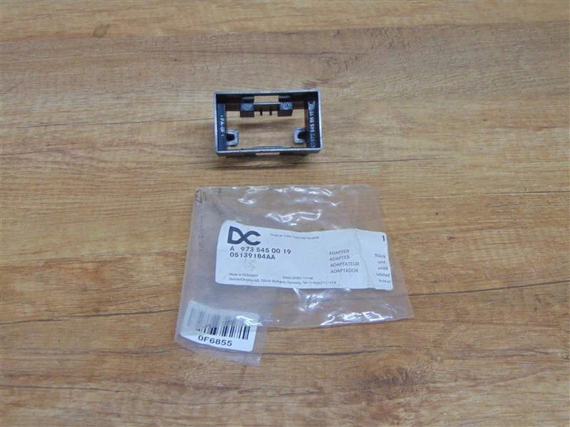 Electronic Module Adapter Genuine Mercedes 901/905/909 - A9735450019 - Image 1 of 1