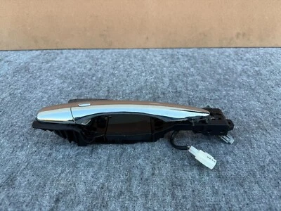 INFINITI M37 M35H M56 Q70 11-19 OEM MANIJA PUERTA PASAJERO DELANTERO DERECHO (SIN LLAVE) Foto 1 de 4