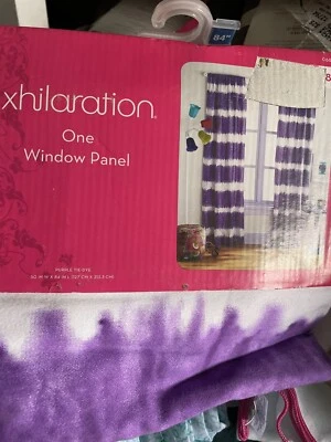 XHILARATION Ventana Tie Dye Púrpura y Blanco Rayas 1 Panel 50"W x 84"L NUEVO Foto 1 de 3