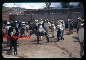 Oaxaca Mexico burro corral in market original 1955 35mm slide - Picture 1 of 1