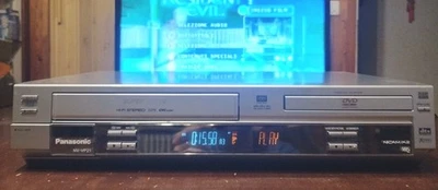 Videoregistratore VHS + DVD Combo Panasonic NV-VP21 REVISIONATO Con Telecomando. - Immagine 1 di 4