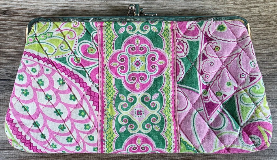 Бумажник-клатч Vera Bradley СНЯТЫЙ С ПРОИЗВОДСТВА Pinwheel Pink Paisley Double Kiss замок богемное украшение - Изображение 1 из 1