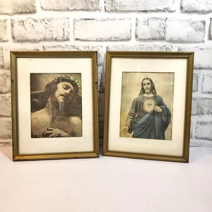 Vintage Framed Prints Jesus Crucifixion and Sacred Heart 8x10" Set of 2 - Picture 1 of 7