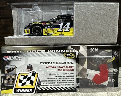 Tony Stewart Code 3 Associates Sonoma 2016 versión ganadora de carrera 1/24 acción NASCAR Foto 1 de 4
