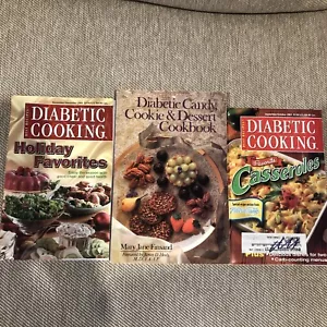 Diabetic Cookbooks Lot of 3~Candy, Cookie & Dessert, Holiday Favorites, Plus 1 - Bild 1 von 2