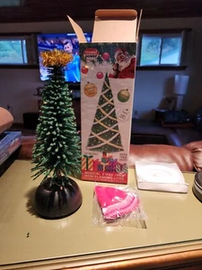 Model Power 12" MUSICAL X'MAS TREE Train Layout Accessory 977 - Picture 1 of 6