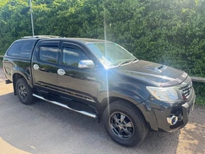 2015 Toyota Hilux 3.0 D-4D Invincible X Pickup Double Cab 4dr Diesel Manual 4WD - Picture 1 of 9