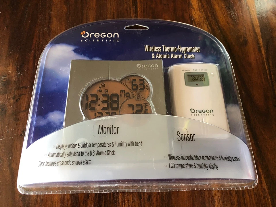 Oregon Wireless THGR122NX Thermo-Hygrometer Atomic Alarm Clock RMR612HGA - Image 1 of 4