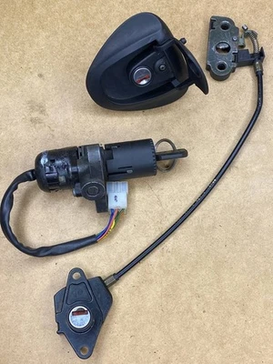 KTM 950 SM Enduro 640 690 LC4 Duke Llave Tapa de combustible Bloqueo de encendido Asiento 75011166000 Foto 1 de 4