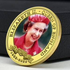 Elizabeth II Golden Challenge Coin UK Queen Platinum Jubilee Commemorative Medal - Picture 1 of 12