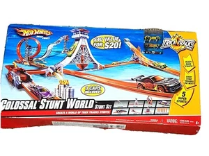 NUOVO DI ZECCA - HOT WHEEL MAI APERTO Colossal Stunt World Connect Crea super acrobazie - Foto 1 di 6