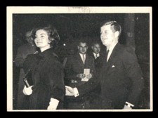 1964 Topps John F. Kennedy #43 Pres. JFK and the First Lady Get... EX/MT *d2