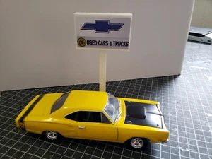 1:24 / 1:25 Scale Diorama Used Car Sign Chevy - Picture 1 of 5