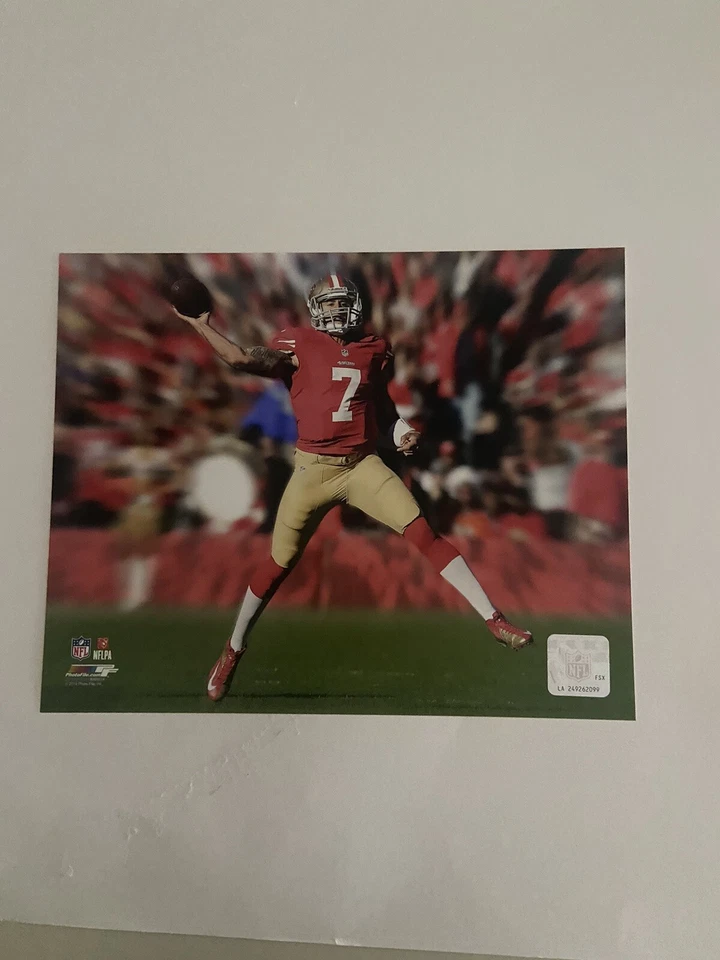 Foto con licencia de Colin Kaepernick de los 49ers de San Francisco  Foto 1 de 1