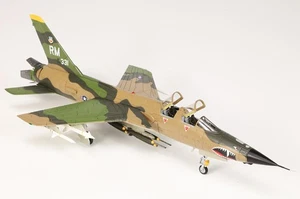 Hobby Master 1/72 F-105F Thunderchief Red River Showboat USAF 355th TFW, 354th - Picture 1 of 2