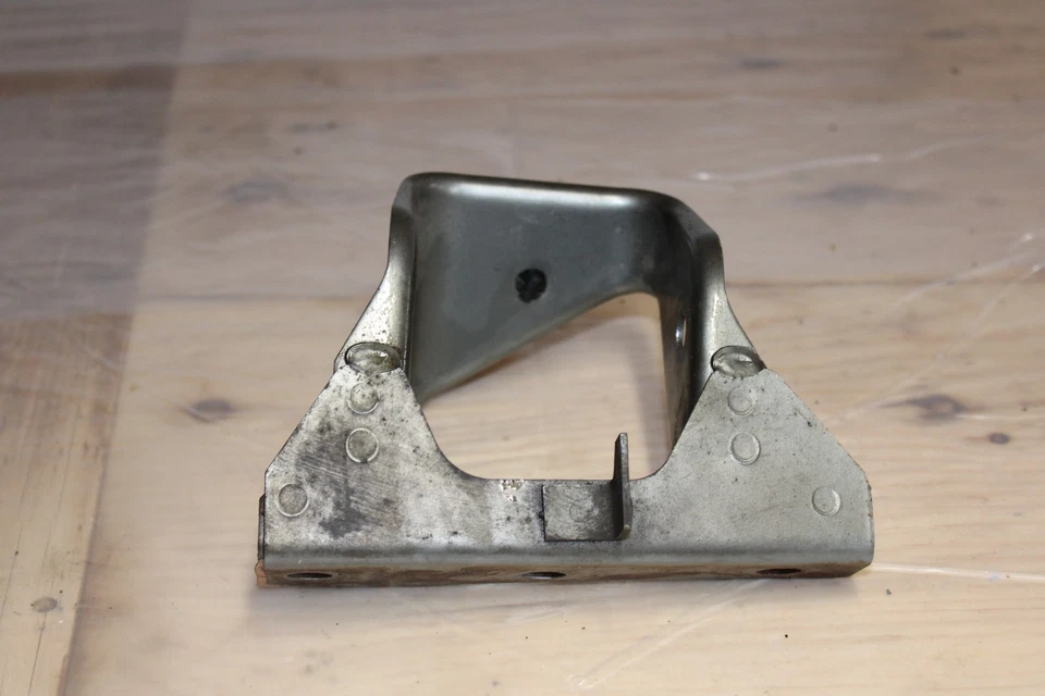 Soporte de montaje del motor delantero Mazda 626 1993-2002 2,0 L Foto 1 de 4