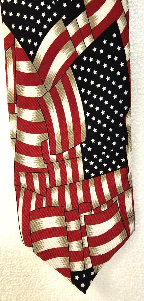Corbata Romario Manzini Bandera Americana Rojo Blanco Azul 57" Poliéster Foto 1 de 4