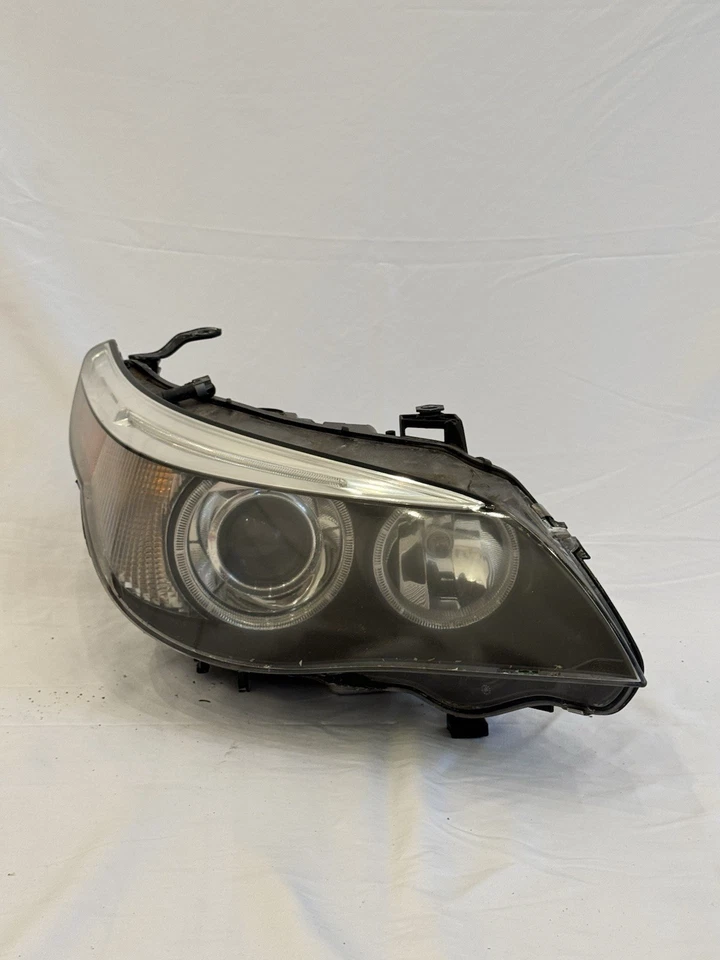 Faro pasajero derecho OEM BMW 530i 525i 545i 550i (2004-2007 E60)  Foto 1 de 4