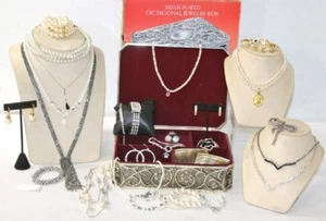 GODINGER JEWELRY BOX WITH LOT OF JEWELRY AND GIVENCHY MEDALLION NEXKLACE - Picture 1 of 10
