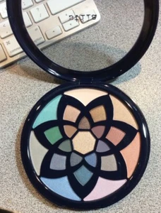 FINAL SALE STILA DAYDREAM EYESHADOW PALETTE, NIB, EXTREMELY HTF, LE, RETIRED - Picture 1 of 11