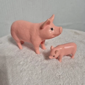 Barbie Sweet Orchard? Bauernhof Schwein Sau Ferkel Kunststoff Spielzeug Figuren 2-teiliges Set - Bild 1 von 7