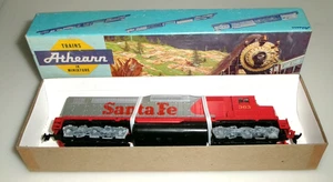HO Scale Athearn 4127 SDP-40 Santa Fe Pass.  Diesel Dummy #363 Neu in OVP - Bild 1 von 3