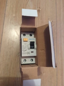 PRO-ELEC 40 AMP RCD-PL10661 2 POLE 30mA , SENT FAST - Picture 1 of 4