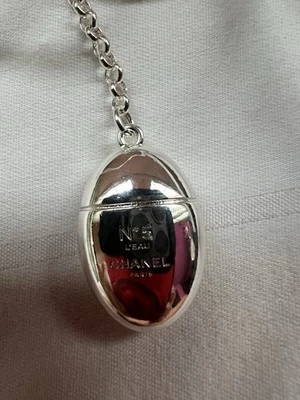 CHANEL Charm Parfums No 5 Silver L’eau VIP Gift  Logo CHARM Pendant Purse Key - Image 1 of 4