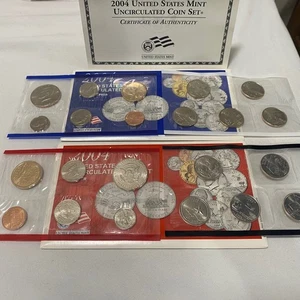 2004 US Mint Uncirculated Coin Set P & D w/ COA State Quarters Complete - Picture 1 of 12