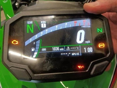 Kawasaki Ninja Ex 650 R 2022-2025 ABS fabricante de equipos originales pantalla Speedo Cluster 1036 millas  Foto 1 de 4